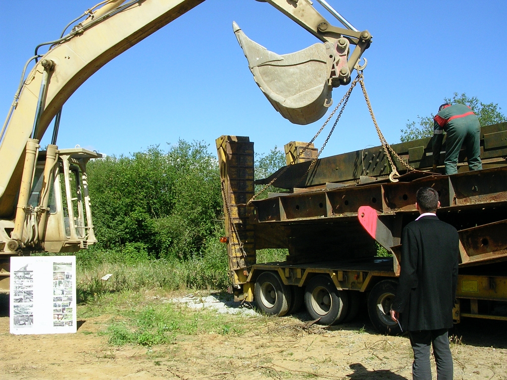 20110601 WHALE:BALEINE 1 Leaves for Vire From Brécey 06.jpg